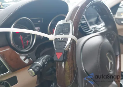 2017 Mercedes-Benz Gls 450 4Matic z USA, uszkodzony, nr VIN 4JGDF6EEXHA984587